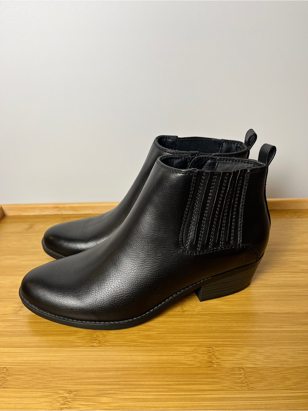 Kim Rogers Black Chelsea-Style Ankle Booties Size 8.5 Ultra Comfort Technology